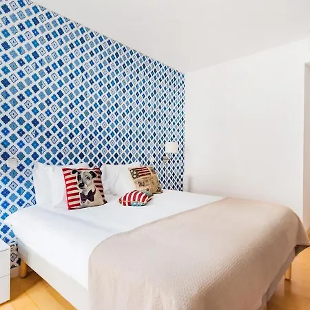 Apartment Mercy Ii, In The Heart Of Chiado Lisbon