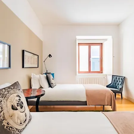 Mercy Ii, In The Heart Of Chiado *