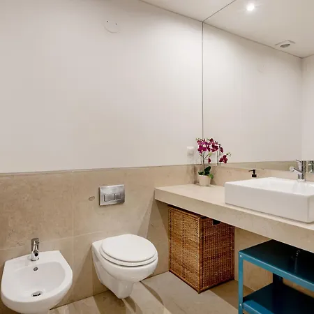 Apartment Mercy Ii, In The Heart Of Chiado *