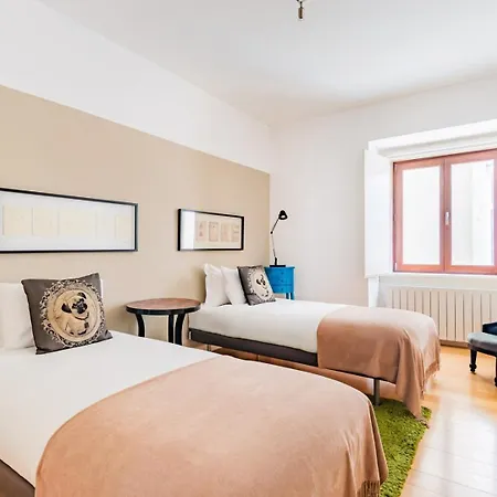 Chiado Mercy Ii Апартаменти *