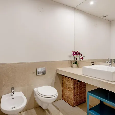 Chiado Mercy Ii With Ac * Lisboa