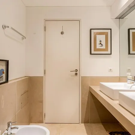 Chiado Mercy Ii With Ac Апартаменти